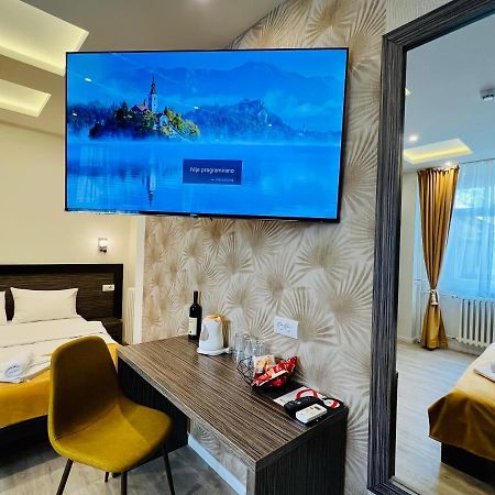 Side One Design Hotel Garni Belgrade Extérieur photo